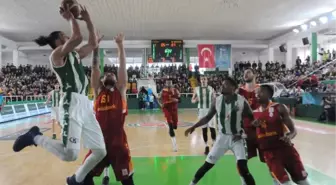 Yeşilgiresun Belediyespor-Galatasaray Odeabank: 86-89