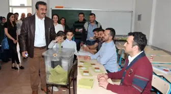 Adana Sandık Başında