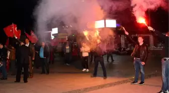 Çanakkale'de Davullu-zurnalı Referandum Kutlaması