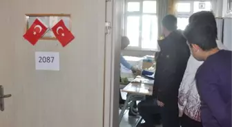 Kullandığı Oyun Fotoğrafını Çeken Vatandaş, Polise Kafa Attı