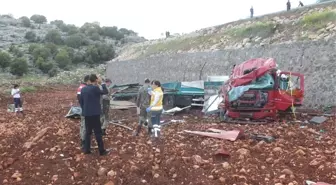 Gaziantep'te Tır Uçuruma Yuvarlandı: 1 Ölü