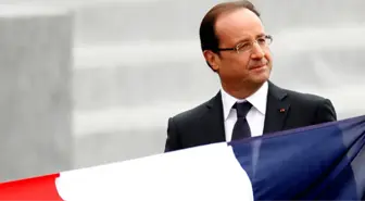 Hollande, Referandum Sonuçlarını Sindiremedi: Türkiye Toplumu Bölünmüş!