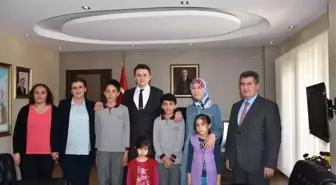 Buharkent'te Kitap Okuyanlar Ödüllendirildi