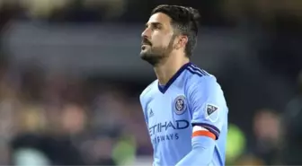 İspanyol Golcü David Villa, 50 Metreden Topu Ağlara Yolladı