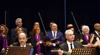 Solisti Vali Yardımcısı, Şefi Emekli Savcı Koro Konser Verdi