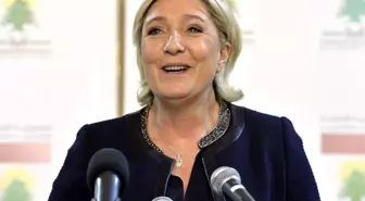 ABD'li Şarkıcı Cher, Marine Le Pen'i Uyardı