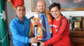 Başkan Özcan'dan Şampiyon Takıma Teşekkür
