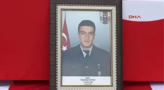 Van Şehit Uzman Onbaşı Kalp Krizinden Ölen Yengesiyle Son Yoluculuğuna Uğurlandı