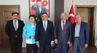 Halterci Yavuz Başkan Cabbar'ı Ziyaret Etti