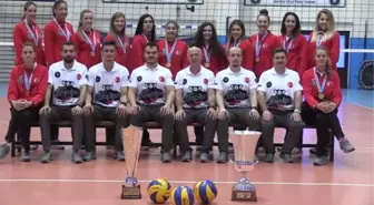 Şampiyon Takımın Milli Voleybolcusu Karar Aşamasında