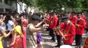 Bandoyla Göbek Atıp El Sanatları Festivali Açtılar