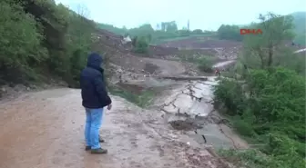 Bartın'da 17 Köye Ulaşım Sağlanan Yol Çöktü