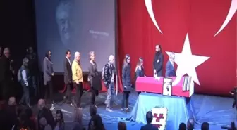 (Ek) Usta Oyuncu Kayabaş İçin İlk Tören Muhsin Ertuğrul Sahnesi'nde Düzenlendi