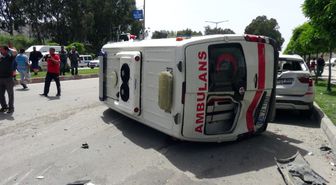 Adana'da Ambulans Kaza Yapıp Devrildi: 4 Yaralı