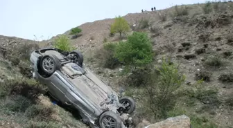 Uçuruma Yuvarlanan Otomobilden Sağ Çıktılar