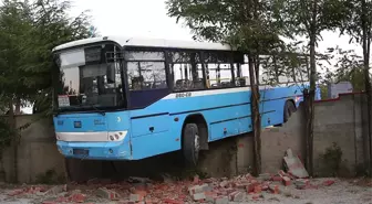 Halk Otobüsünün Kaza Anı Güvenlik Kamerasında