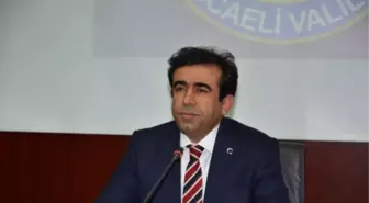 Kocaeli Valisi Güzeloğlu'ndan Kan Bağışı