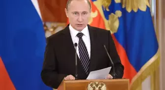 Putin: Ruble Kuruyla Her Gün Uğraşıyoruz