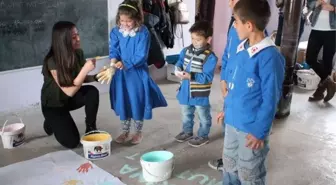 Marmara Üniversitesi Öğrencilerinden Kitap ve Malzeme Yardımı