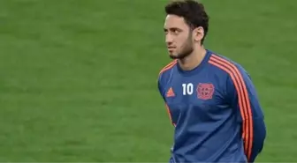 Hakan Çalhanoğlu'ndan Transfer Açıklaması!