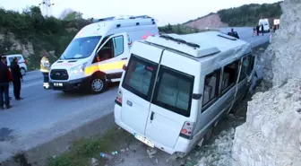 Işçi Servisi Su Kanalına Uçtu: 8 Yaralı