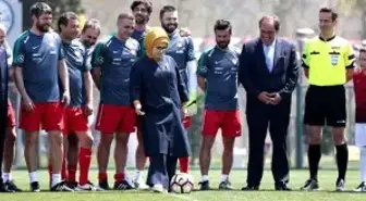 Emine Erdoğan, Düzenlenen Spor Şenliğinde Başlama Vuruşunu Yaptı