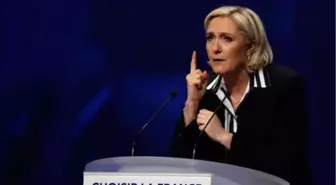 Fransa'da Le Pen'in Partisinde 'Yahudi Soykırımı' Sarsıntısı