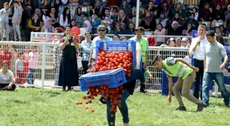 Kadınlar Kıyasıya Yarıştı