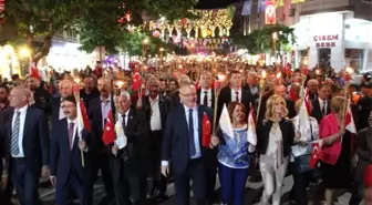 Manisa'da Geceyi Aydınlatan Fener Alayı