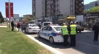 Otomobilin Çarptığı Yaşlı Adam Feci Şekilde Can Verdi, O Anlar Kamerada