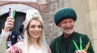 Mesir Macunu Cansu Canan Özgen'e de Şifa Oldu