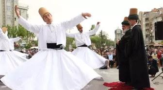 Hz. Mevlana Karaman'dan Temsili Olarak Konya'ya Uğurlandı