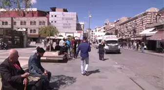 Başbakan'ın Talimatıyla Gelen Kredi Sur Esnafına Can Suyu Oldu