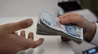 Başbakan'ın Talimatıyla Gelen Kredi Sur Esnafına Can Suyu Oldu