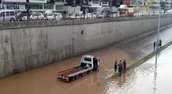 Diyarbakır'da Sağanak Yağış Hayatı Felç Etti