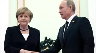 Merkel Putin'le Görüşüyor: Gündem Suriye ve Kırım