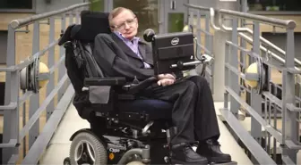 Stephen Hawking İnsanlığı Uyardı: Dünya'yı 100 Yıl İçerisinde Terk Etmeliyiz