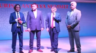 Antalya'da Düzenlenen 2. Helal Turizm Zirvesi Sona Erdi