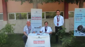 Aöf Bilecik'teki Öğrencileri Bilgilendiriyor