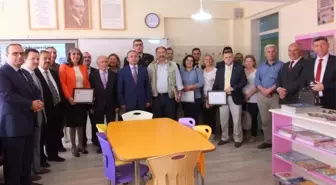 Burhaniye' de Kütüphaneye Destek Olan İş Adamlarına Teşekkür Belgesi