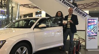 Forum Erzurum'un Skoda Superb Talihlisi, Hediye Otomobilini Teslim Aldı