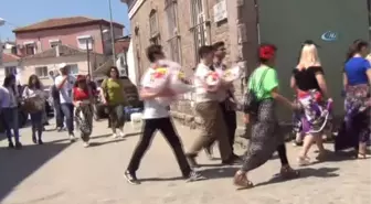Ayvalık'ta Tiyatro Festivali Coşkusu