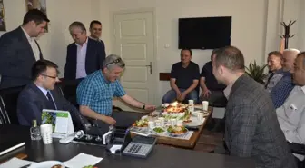 Başkan Muzaffer Yiğit'e Sürpriz Doğum Günü