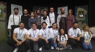 Hortlaklar Adlı Tiyatro Oyunu Büyük İlgi Gördü