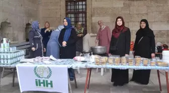 İhh'dan Yetimler İçin Kermes
