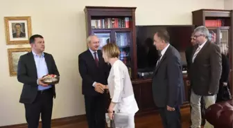 Kılıçdaroğlu, Dil Derneği Üyelerini Kabul Etti