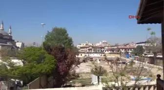 Konya Mevlana Müzesi Bahçesinde Çıkan Mezarlar, Selçuklu Dönemi Mimarisiyle Korunacak