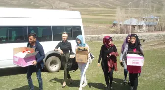 Köy Okulu Öğrencilerine Kırtasiye Yardımı