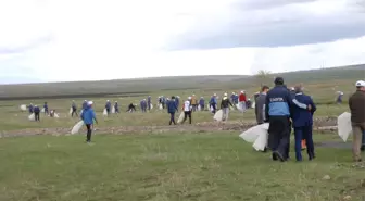 Şehitler Diyarını Temiz Tutalım' Temizlik Kampanyasına Öğrenci Desteği