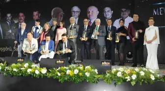 Ünlü Sanatçılara Mevlana Ödülleri Verildi